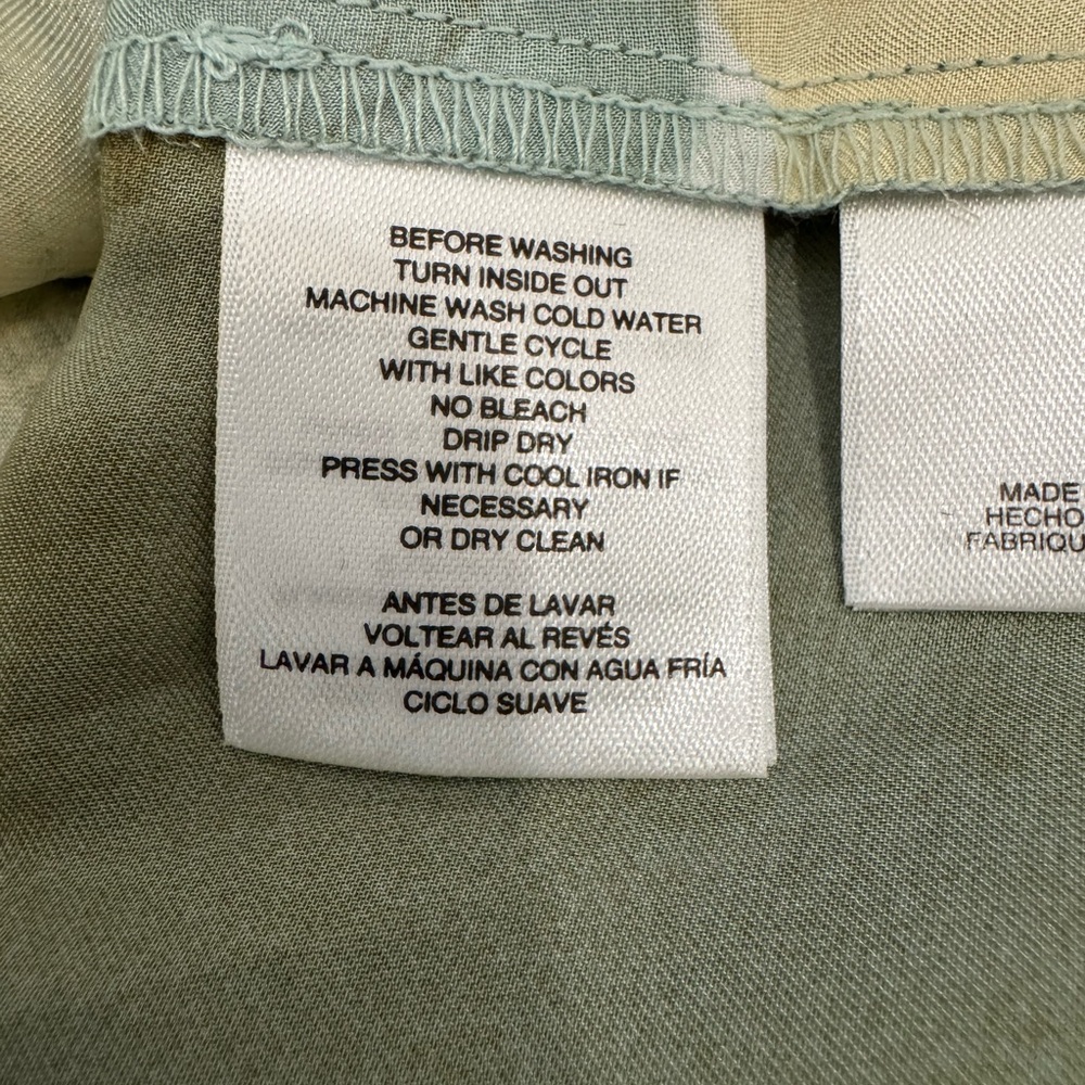 NWT Anne Klein Angel-Sleeved Pale Green and Yellow Blouse - Picture 8 of 8